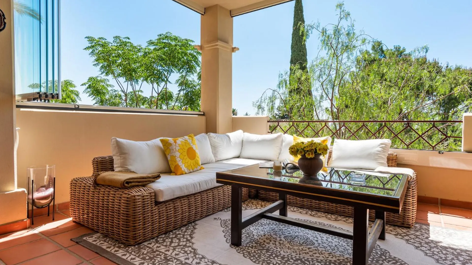 Vivi Homes - Toscana Luxury, Views, Pool & Terrace Estepona Lägenhet